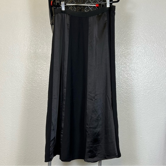 Peace Love World Black Label Regular Satin Black Color Skirt Size MP - Picture 3 of 8